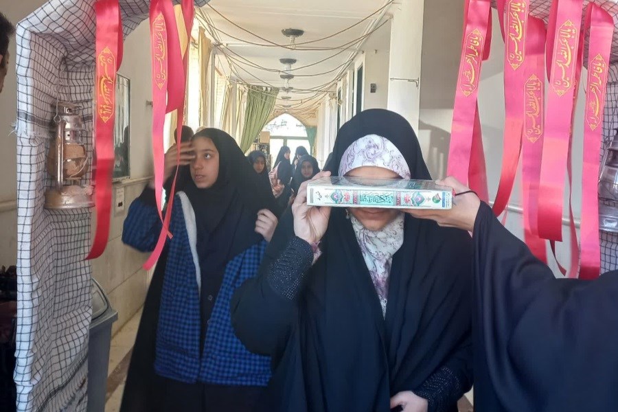 نخستین کاروان راهیان نور دانش آموزان شیرازی به مناطق عملیاتی جنوب اعزام شدند